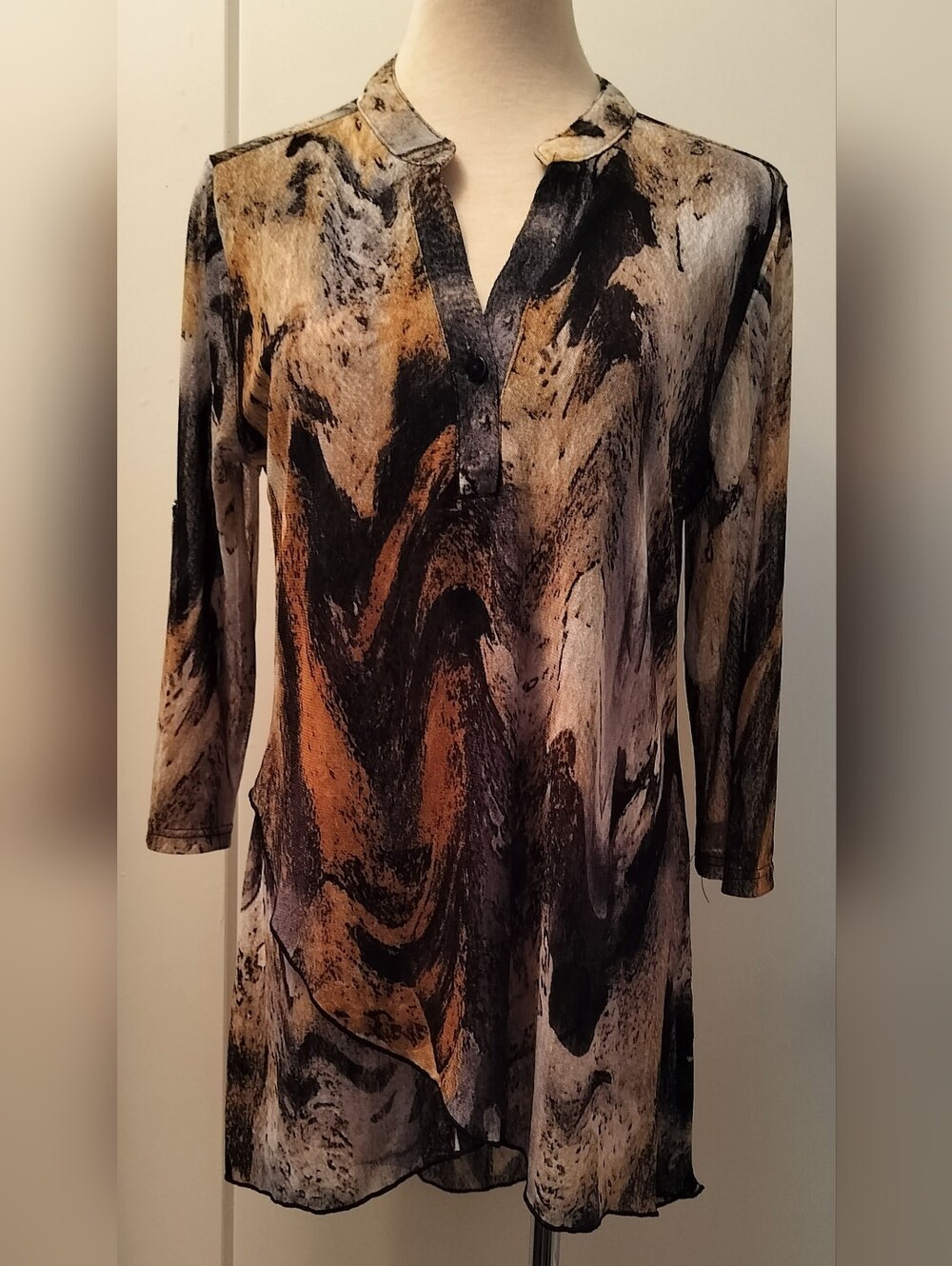 Marble-Effect V-Neck Tunic in Black, Brown & Cream, Size S.